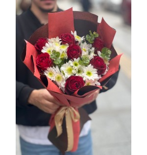 Özel 7 Gül ve Papatya Buketi